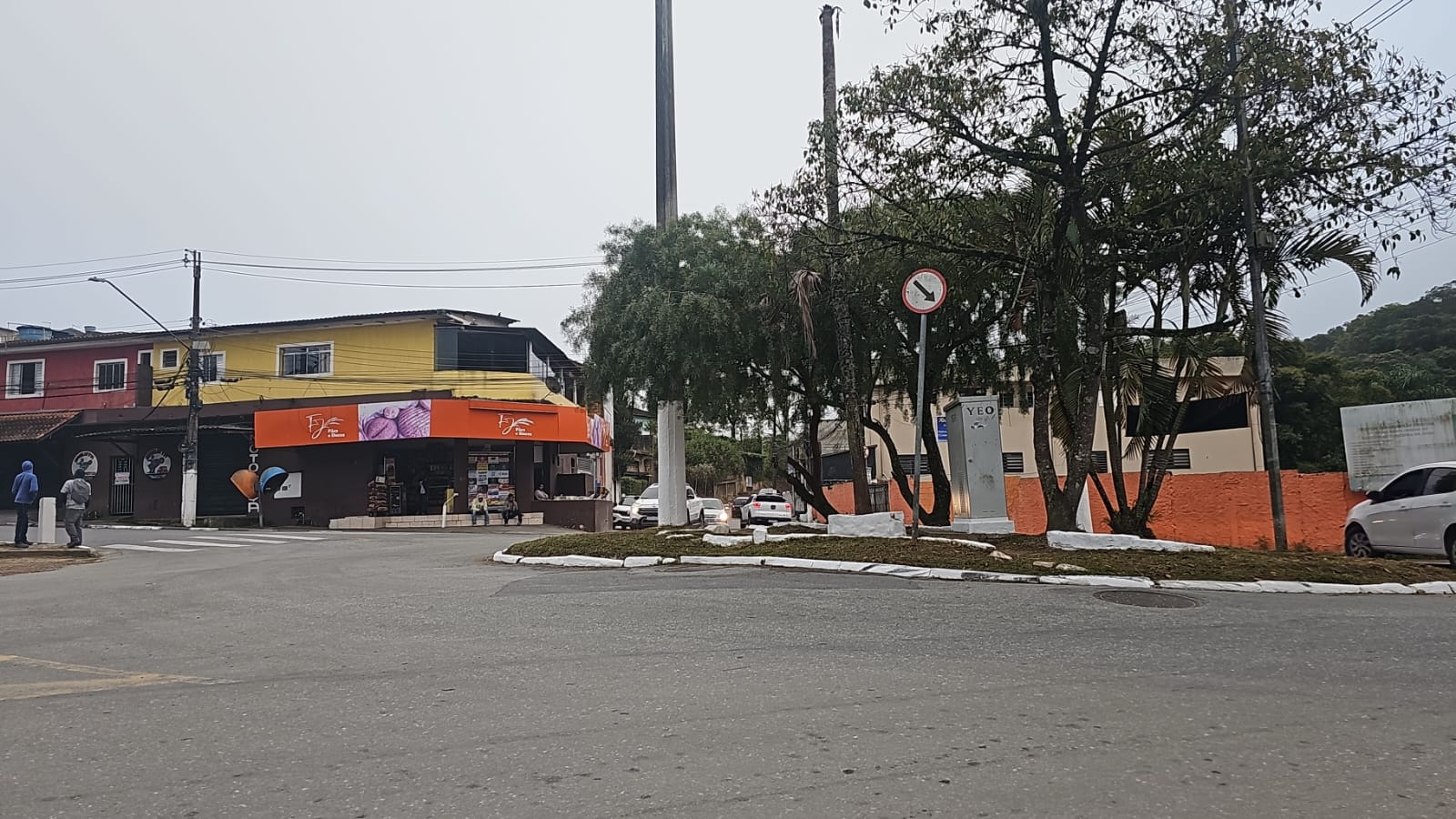 Itapecerica da Serra amanhece às escuras após falha em linha de transmissão da Enel