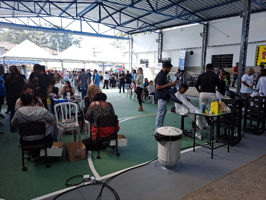6ª ação social leva diversos serviços aos moradores do Pazini e região