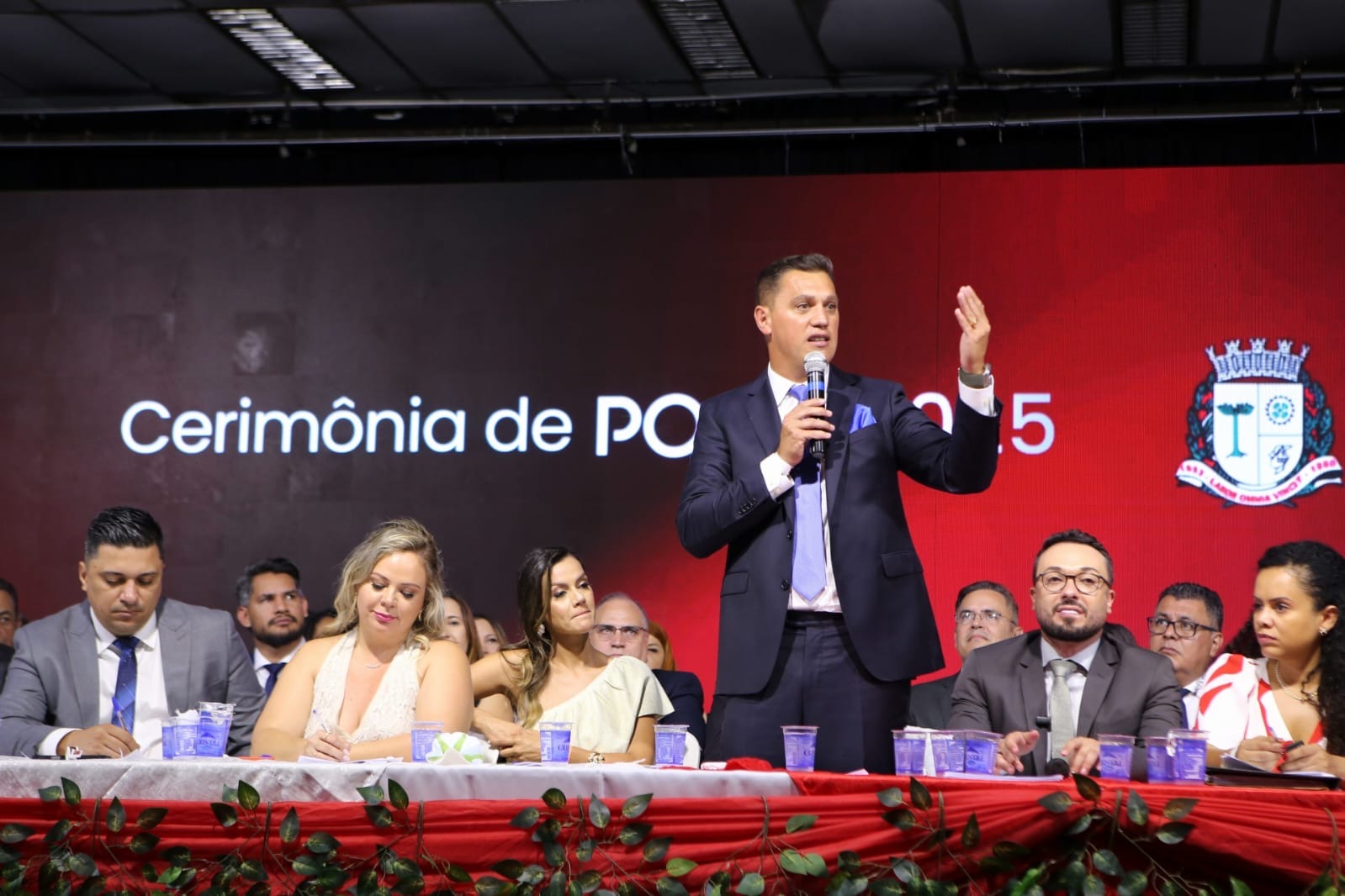 Prefeito Daniel, vice Érica e vereadores são empossados em cerimônia no Cemur