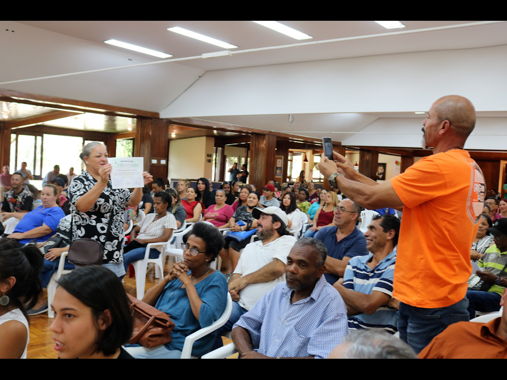 Prefeitura de Itapecerica da Serra entrega certificados aos bolsistas da Frente de Trabalho