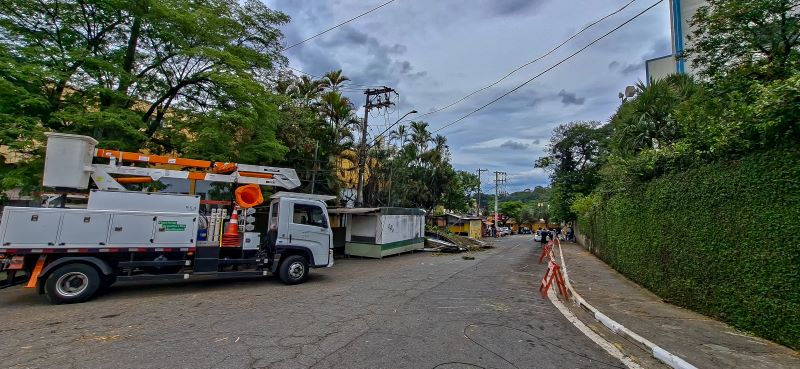 Prefeito de Taboão da Serra cobra providências da Enel após apagão causado por ciclone extratropical