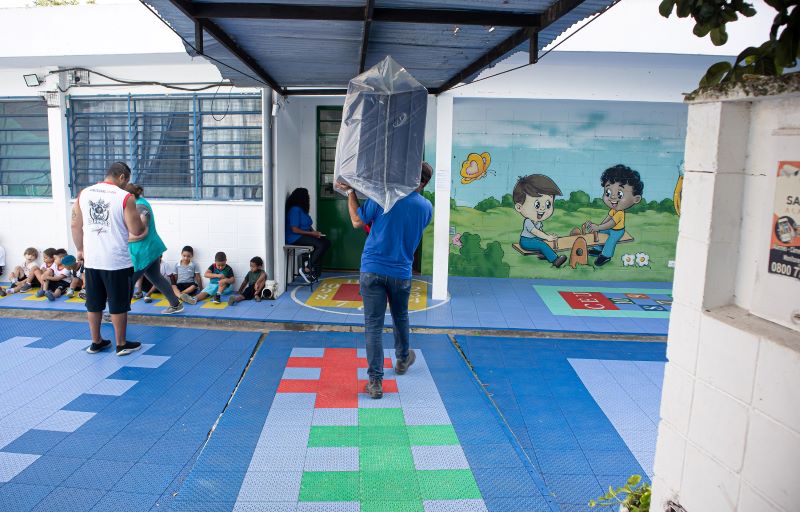 Escolas de Taboão da Serra recebem quase 2 mil equipamentos da Prefeitura