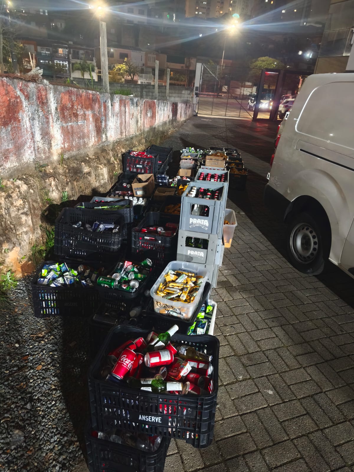 PROCON Municipal de Taboão apreende meia tonelada de alimentos vencidos em operação conjunta