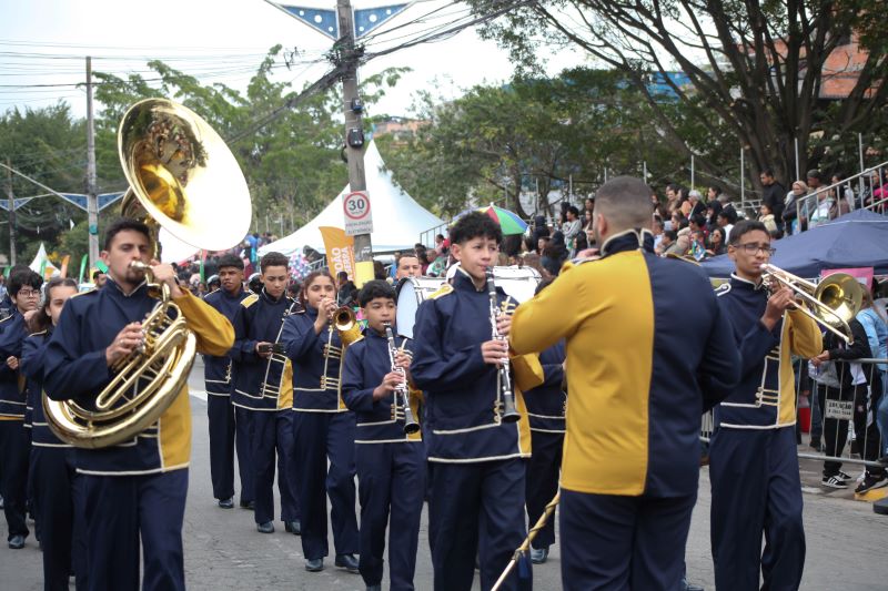 Cultura e bandas convidadas dão brilho especial ao Desfile em Taboão