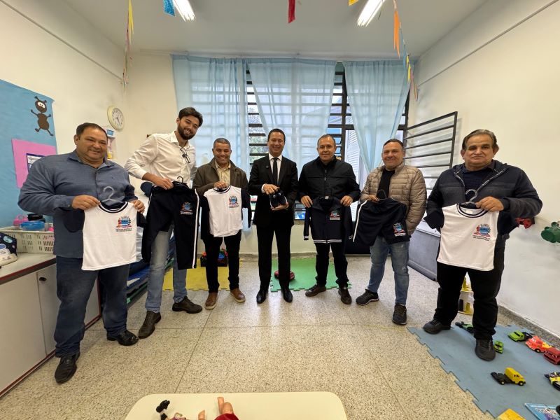 São Lourenço da Serra recebe R$ 1 milhão para compra de uniformes escolares da rede municipal