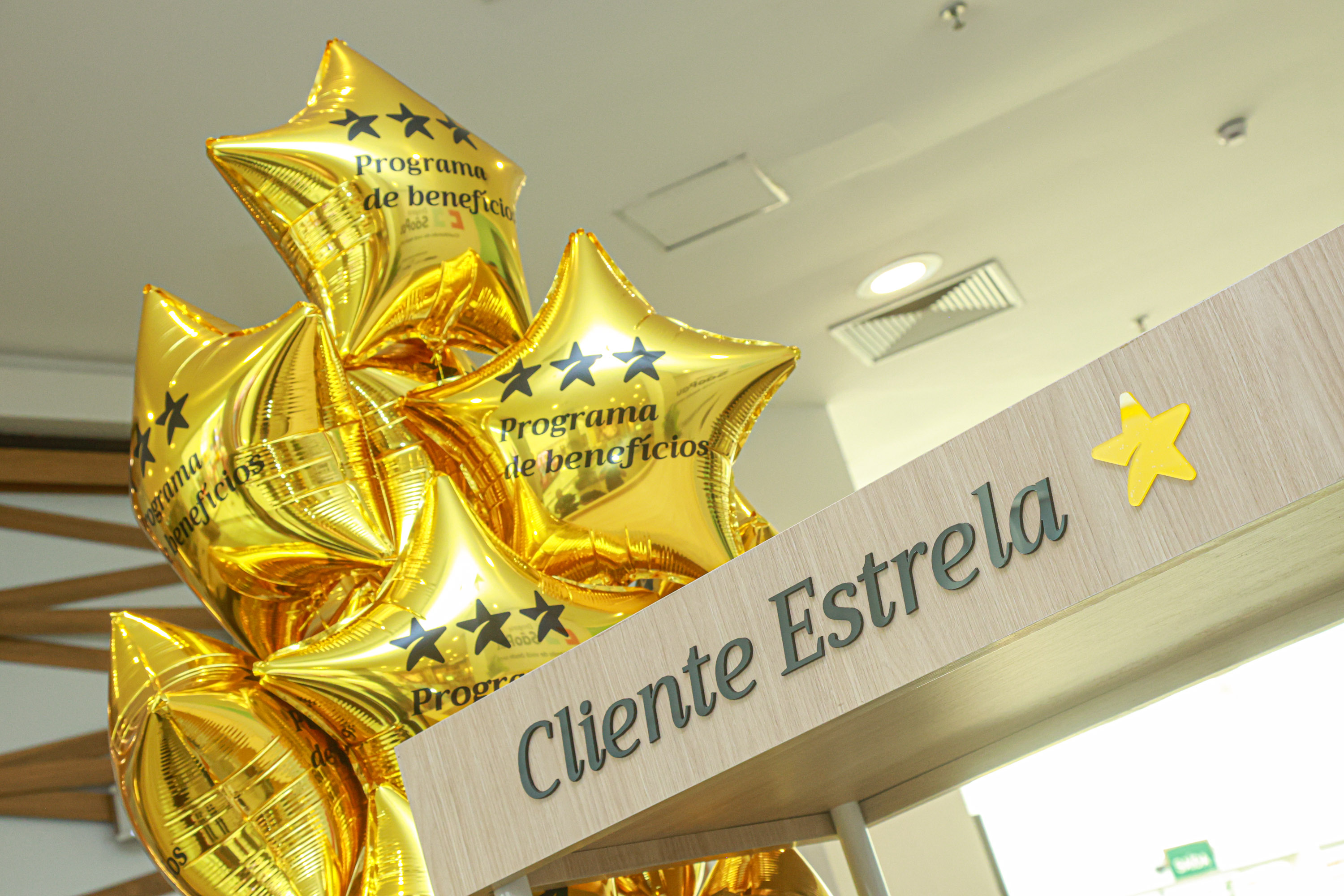 Shopping Taboão presenteia clientes com panettone da Lindt em Promoção Compre e Ganhe