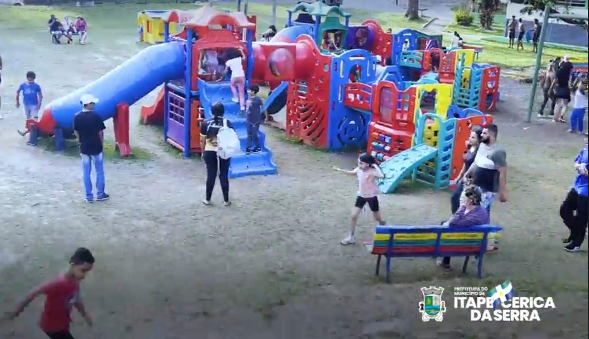 Parque do Povo em Itapecerica recebe milhares de moradores domingo e estará aberto no feriado 1° de maio