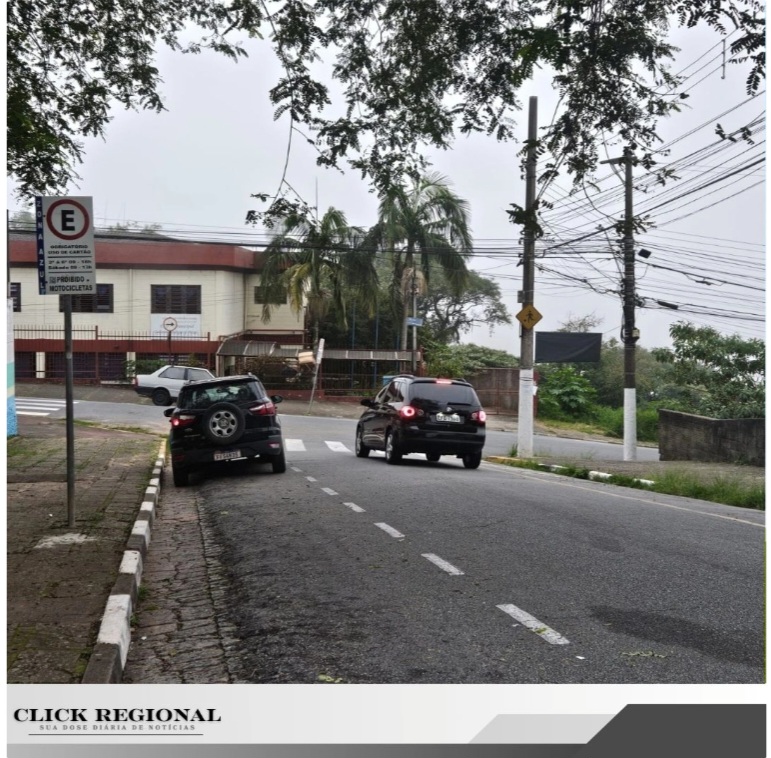Vereadores de Itapecerica da Serra pedem quebra de contrato da Zona Azul após críticas ao novo sistema