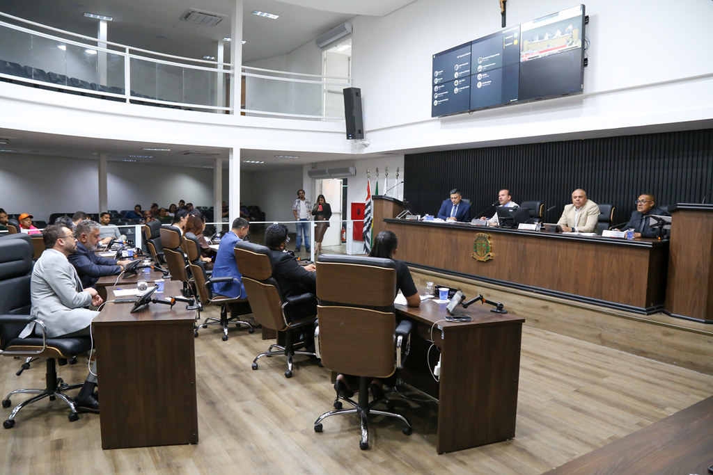 Câmara Municipal aprova pacote de projetos com foco em educação, saúde, bem-estar animal e urbanismo