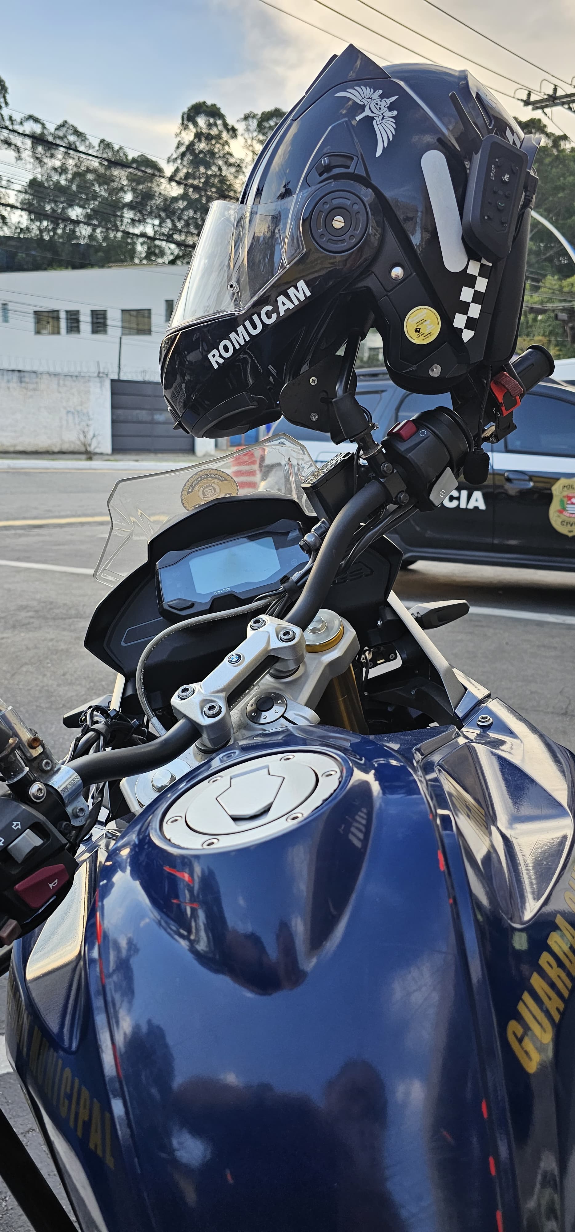 GCM de Taboão da Serra intercepta motos com placas adulteradas e apreende arma de fogo e simulacro em ações distintas