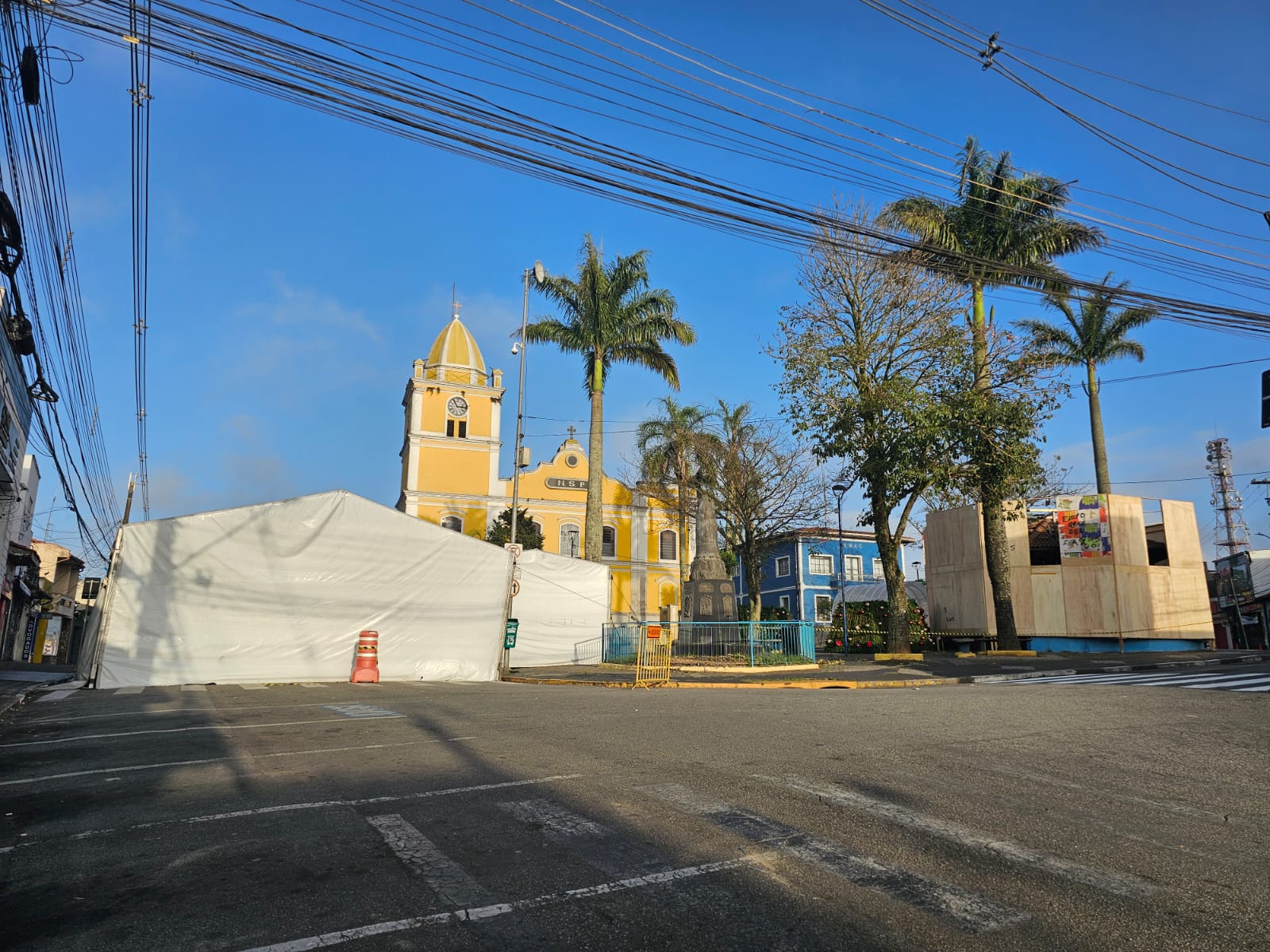 Itapecerica da Serra abre a temporada natalina com acendimento das luzes no dia 28 de novembro