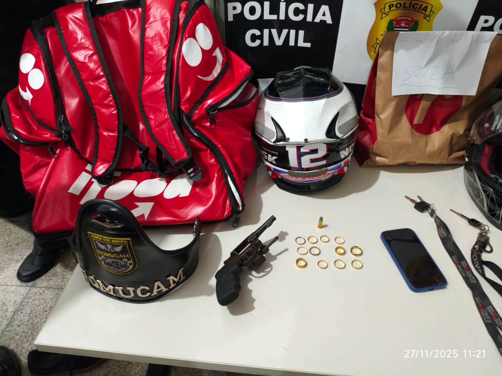 GCM de Taboão da Serra prende suspeito com moto roubada, arma e 12 alianças; Polícia aponta série de roubos