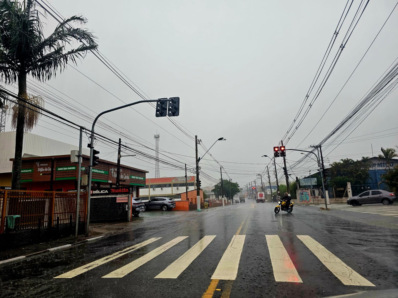 Ciclone extratropical provoca temporais e queda de temperatura nas cidades da região