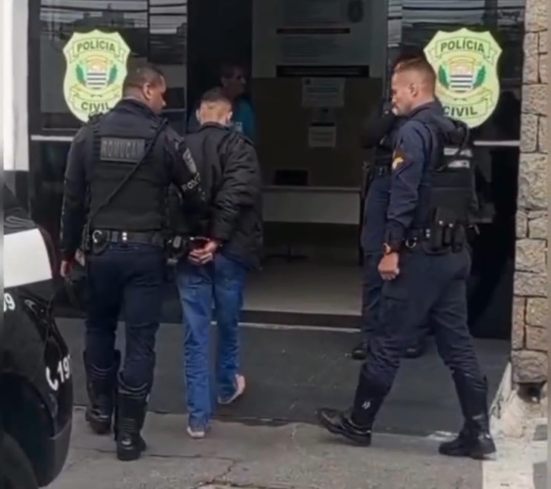 Suspeito tenta fugir da GCM após roubo tentado e acaba detido com moto adulterada em Taboão da Serra