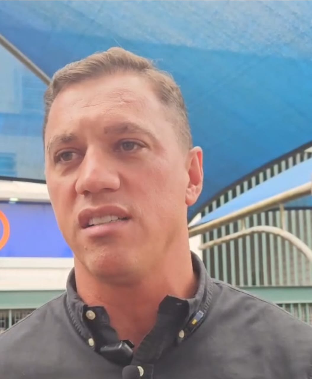 Prefeito confirma entrega de material escolar e uniforme no início das aulas em Taboão da Serra