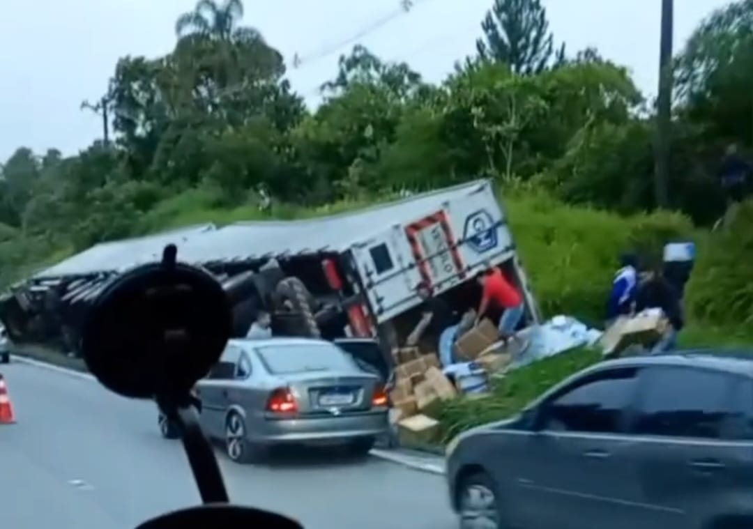 Roubos de carga avançam em cidades cortadas pela Régis Bittencourt