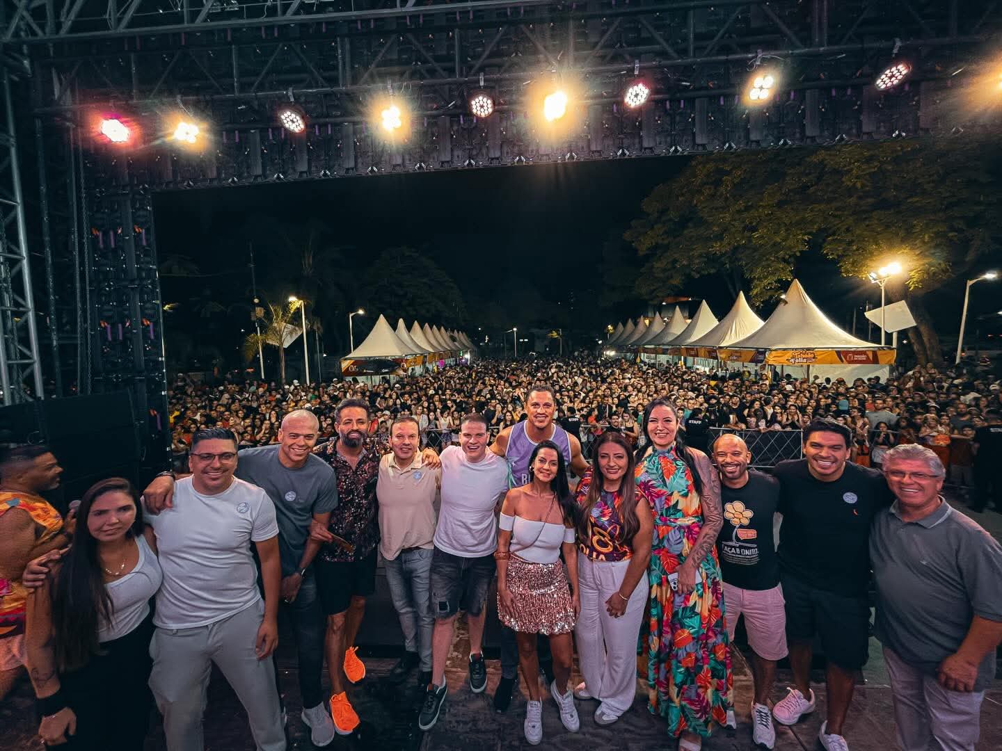 Taboão Folia lota Praça Nicola Vivilechio e reúne multidão na 3ª noite de festa