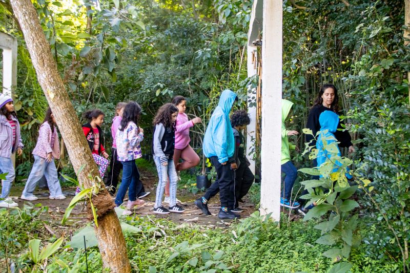 Crianças atendidas pelo CRAS Scândia fazem passeio educacional na Escola Livre de Educação Ambiental