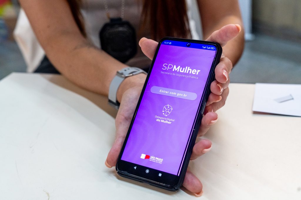 App SP Mulher Segura reúne botão de emergência e registro de BO on-line para mulheres em São Paulo
