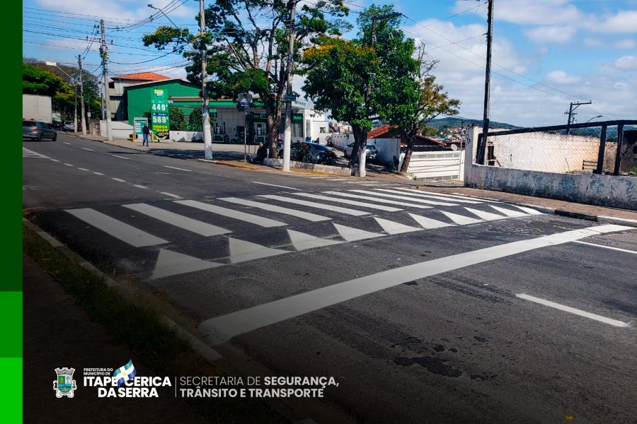 Avenida da região central de Itapecerica recebe lombofaixas 